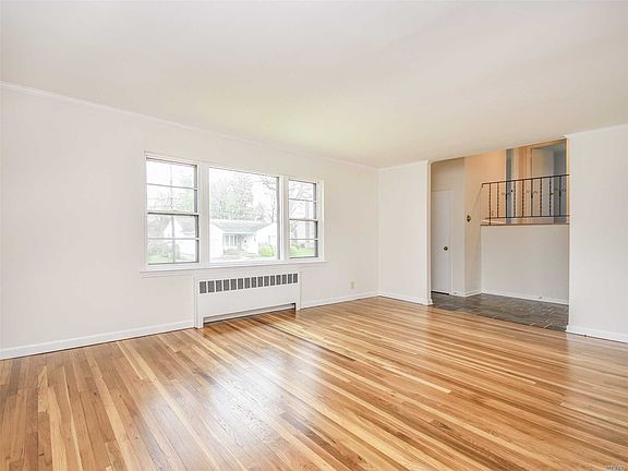 3rd image of 19 Briarwood Dr