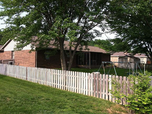 3rd image of 8999 Framewood Dr