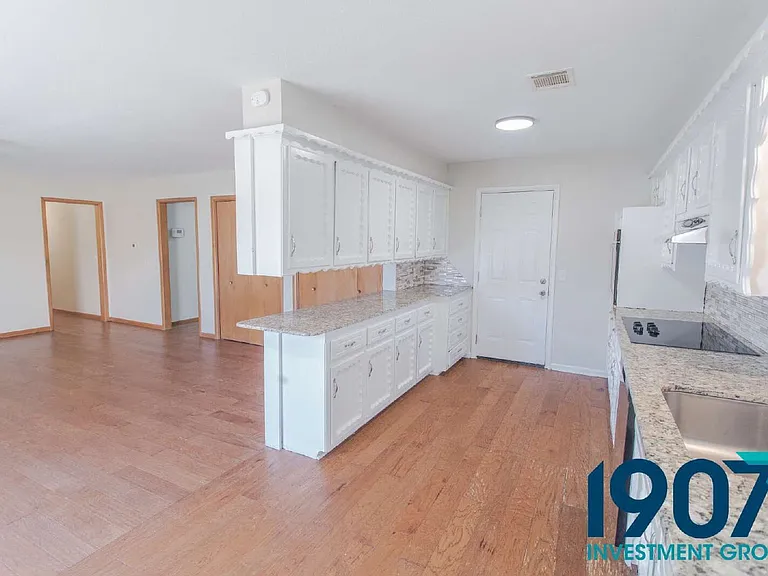 120 Platt Ln — Photo 10