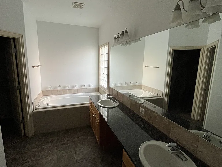 6120 N Heathrow Way — Photo 11