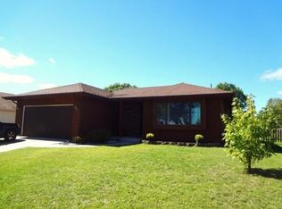 1020 Squire Ln, West Bend, WI 53090