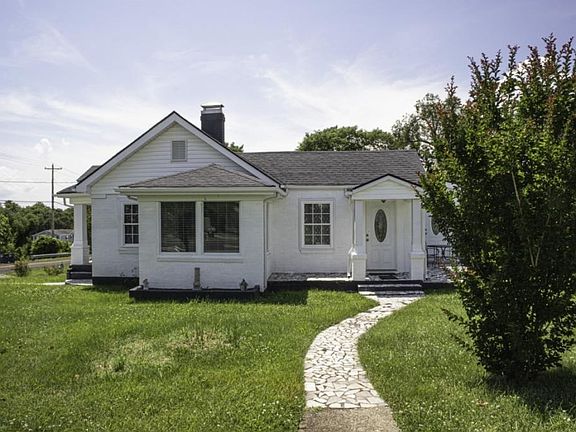 2nd image of 1834 Fort Robinson Dr