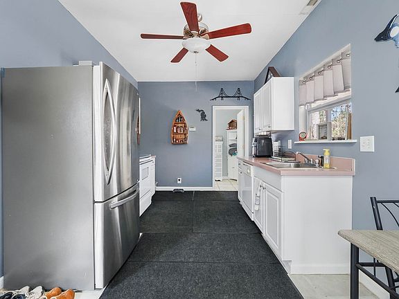 3rd image of 10518 Timberline Dr