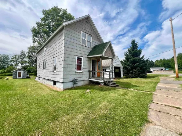 57 Bengal St, Caspian, MI 49915