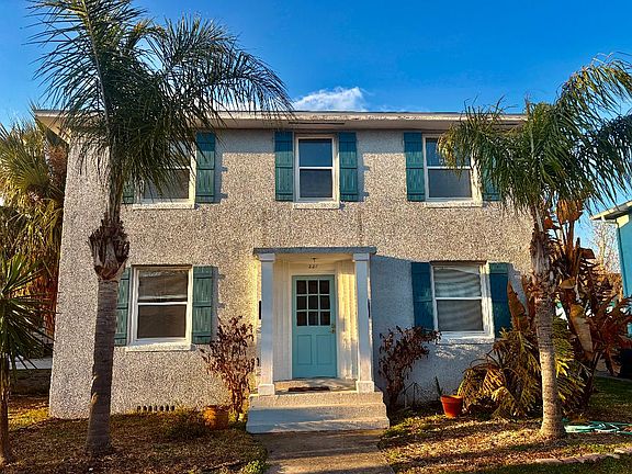 Unit A is upper floor in 2 duplex unit.