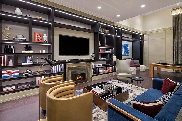 Sold by Extell Marketing Group | media 32