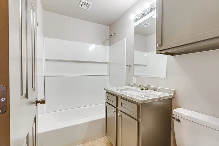 2412 NW 40th St — Photo 10