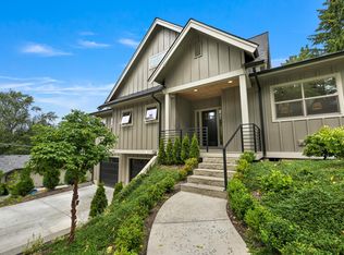 816 Yew St, Bellingham, WA 98229