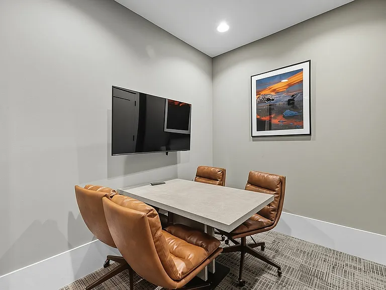 Private conference rooms to work from home in peace