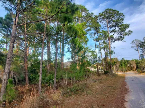 4411 Carol Ct, Gulf Breeze, FL 32563