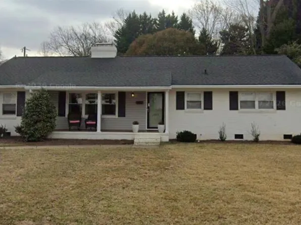 2803 New Hanover Dr, Greensboro, NC 27408