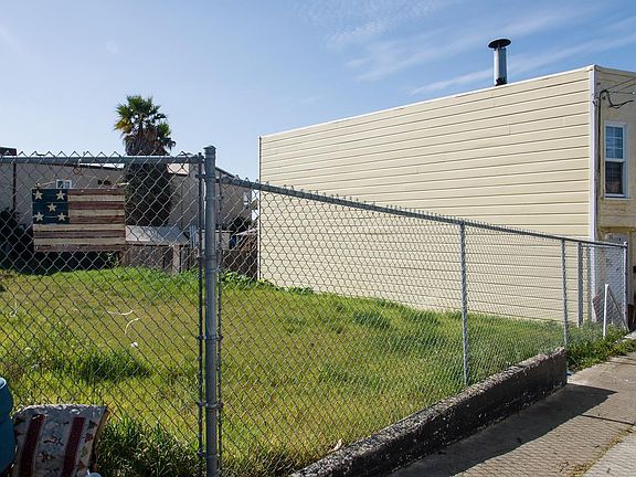 4th image of 201 Vista Grande Ave