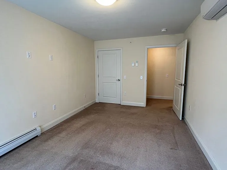 127 Churchill St — Photo 13