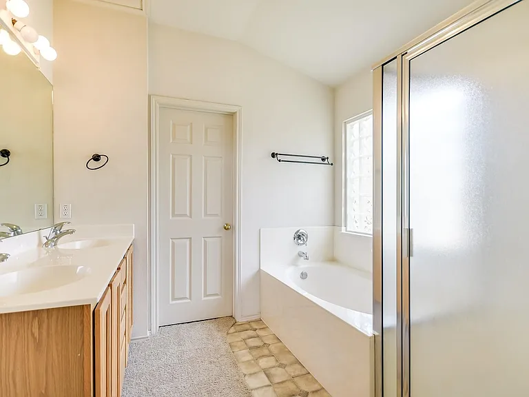 14440 Lilley Brook Cv — Photo 3