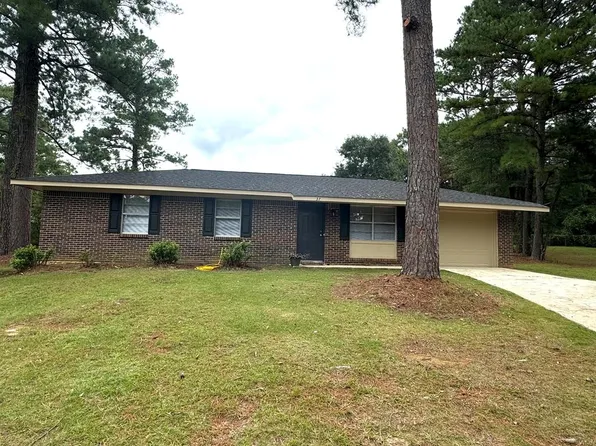 37 Camaro Ct, Dothan, AL 36303