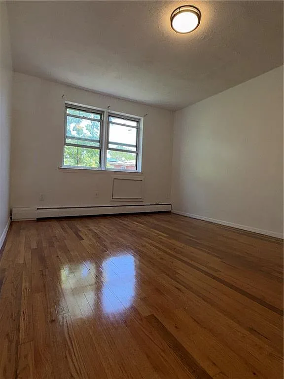 3 bed, 2.0 bath, 3388 sqft, $3,500 — Photo 3