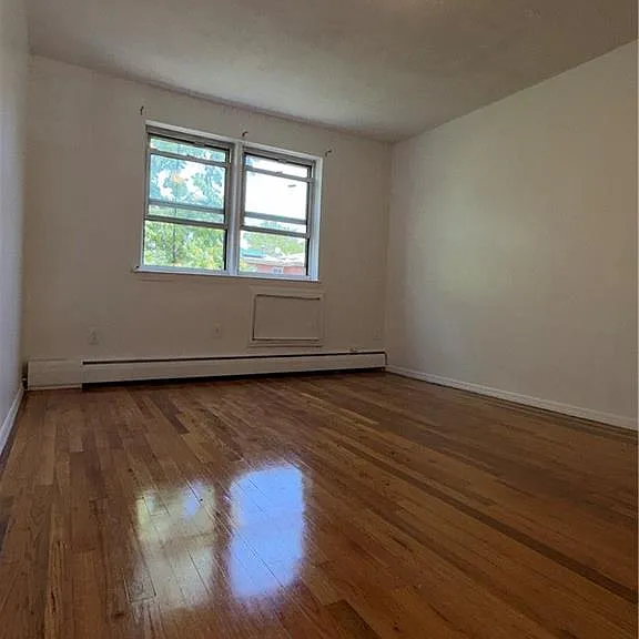 1253 E 72nd St #1 — Photo 3