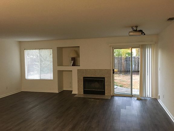 4th image of 800 Stewart St