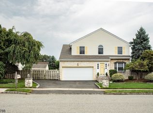 35 Kinder Dr, Bloomfield, NJ 07003