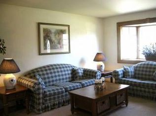 2842 Green Acres Dr, Allentown, PA 18103