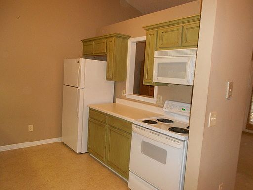 2nd image of 7139G W Friendly Ave APT G