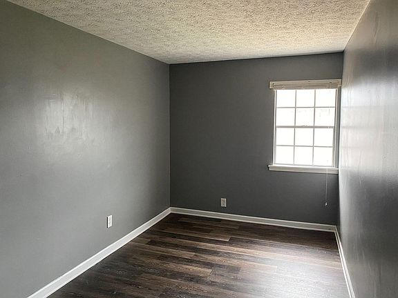 2nd image of 3034 Fairwest Pl