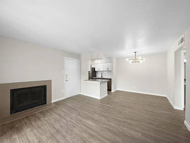 6Ten at Med Center Apartments — Photo 19