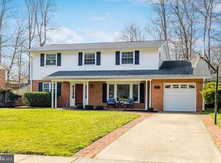 5381 Gainsborough Dr, Fairfax, VA 22032