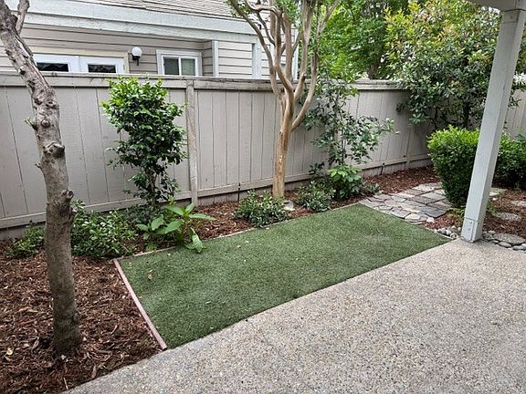 3rd image of 5872 Alexandria Pl