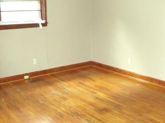 2nd image of 2698 Orchid Ave