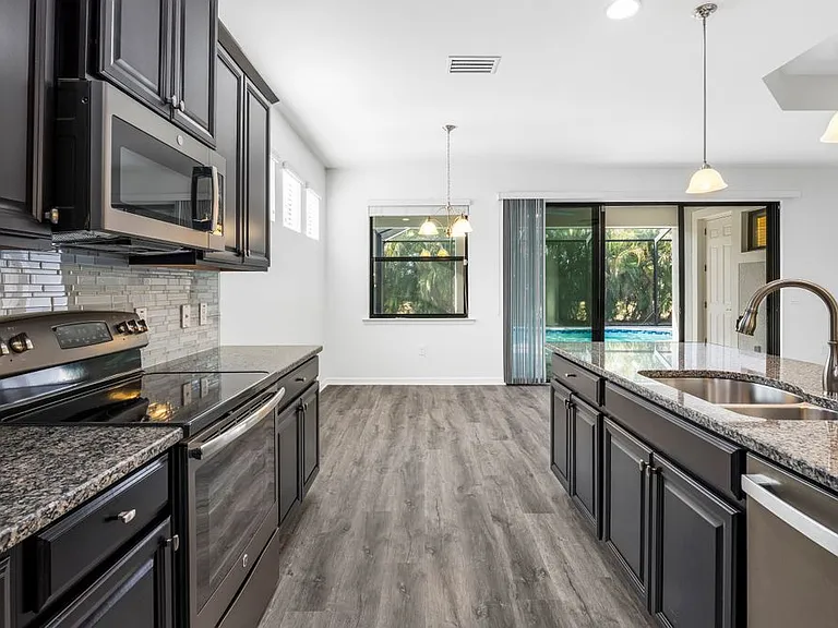 11195 Saint Roman Way — Photo 3