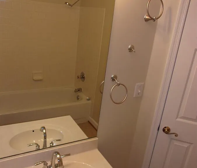 6600 Saint Ignatius Dr #301 — Photo 8