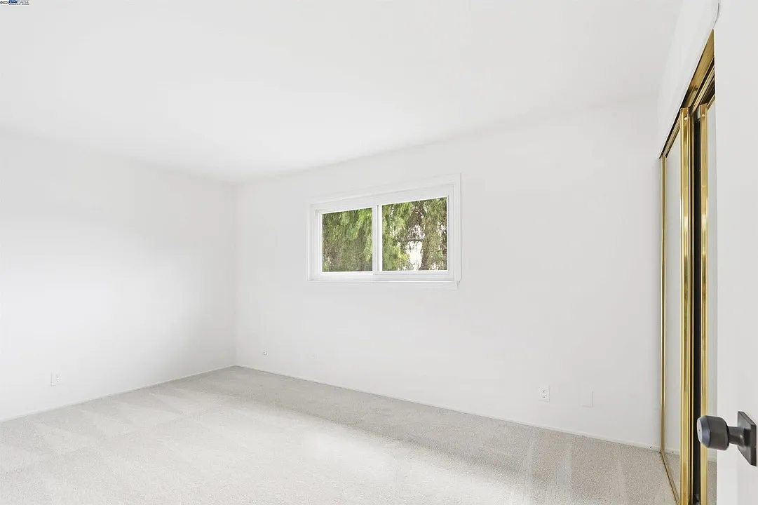 4 bed, 1828 sqft, $1,100 — Photo 1