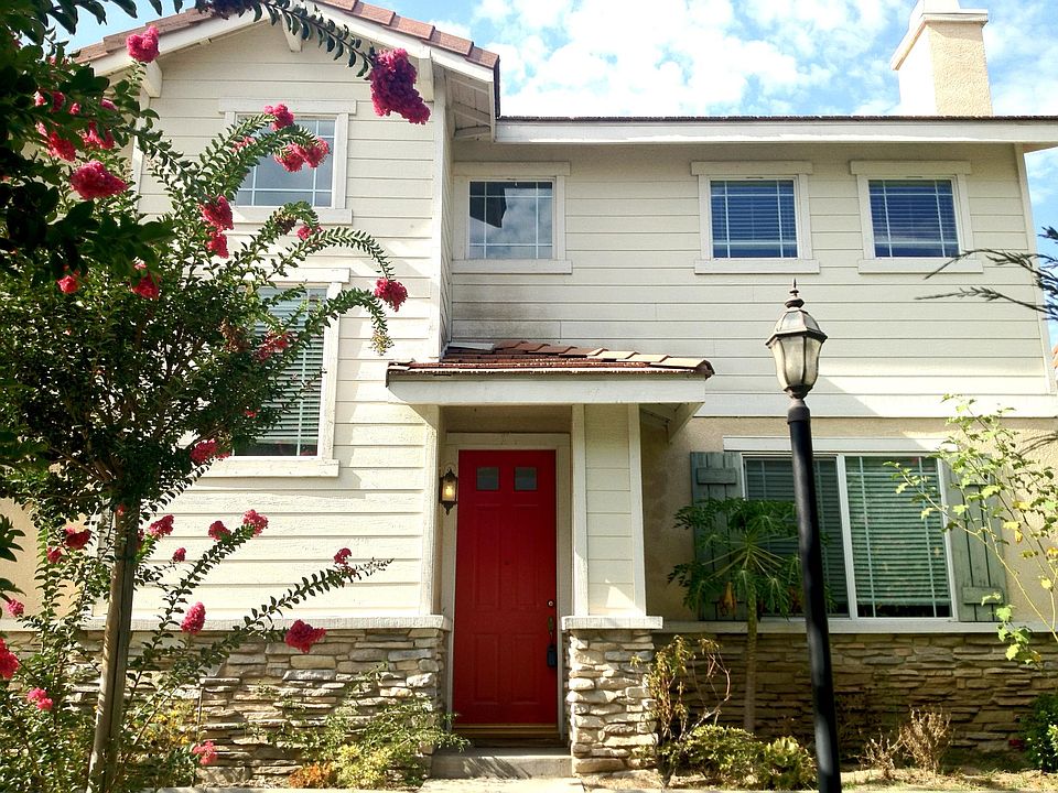 Detached Single Family Home