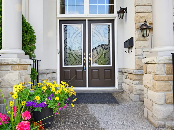 20 Lorupe Ct, Hamilton, ON L9G 0C8