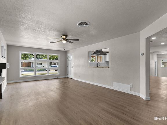 5th image of 1560 Singleton Ave