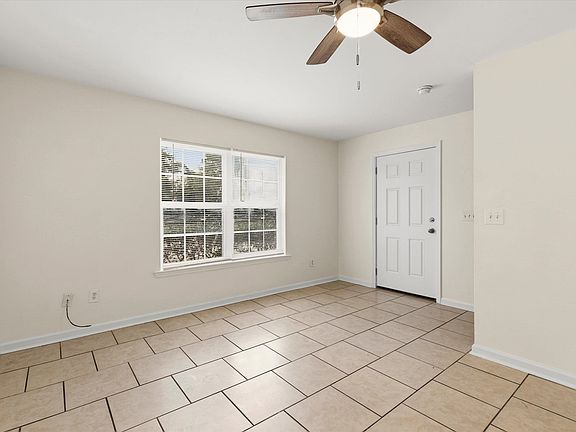 5th image of 735 Putnam Dr #2