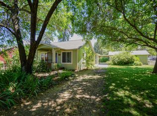 411 W 5th St, Phoenix, OR 97535