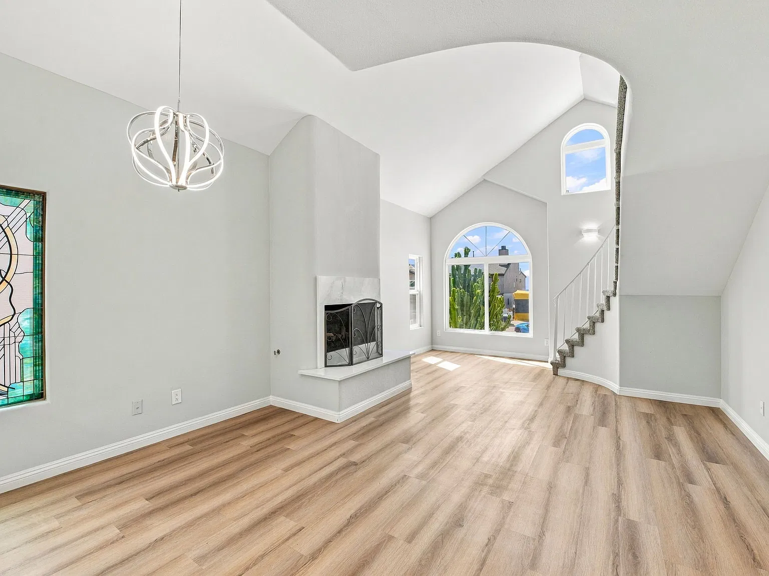 5 bed, 3100 sqft, $6,995 — Photo 4
