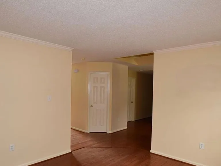 130 Shady Hill Cir — Photo 3