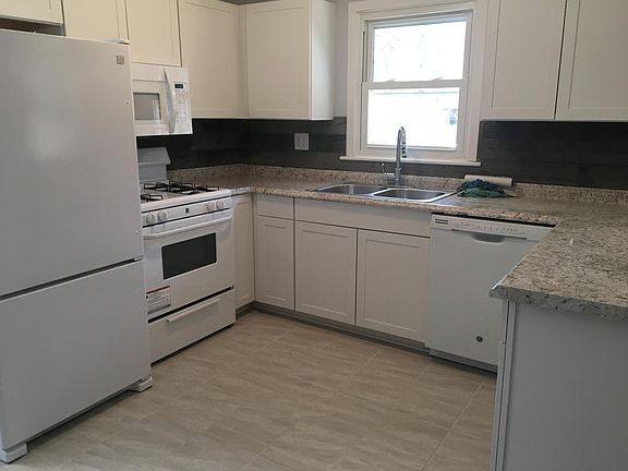 2nd image of 4620 Oakdale Dr #A