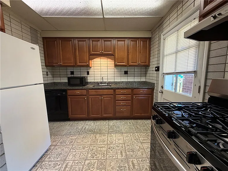 735 Athalia St #2 — Photo 5