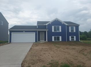 4024 Silverton Dr, Holland, MI 49424