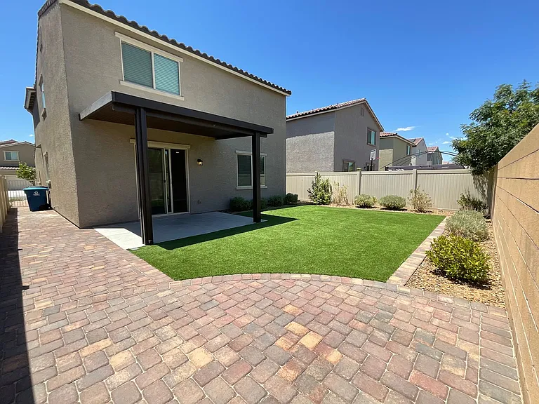 18 Pivot Ave — Photo 14