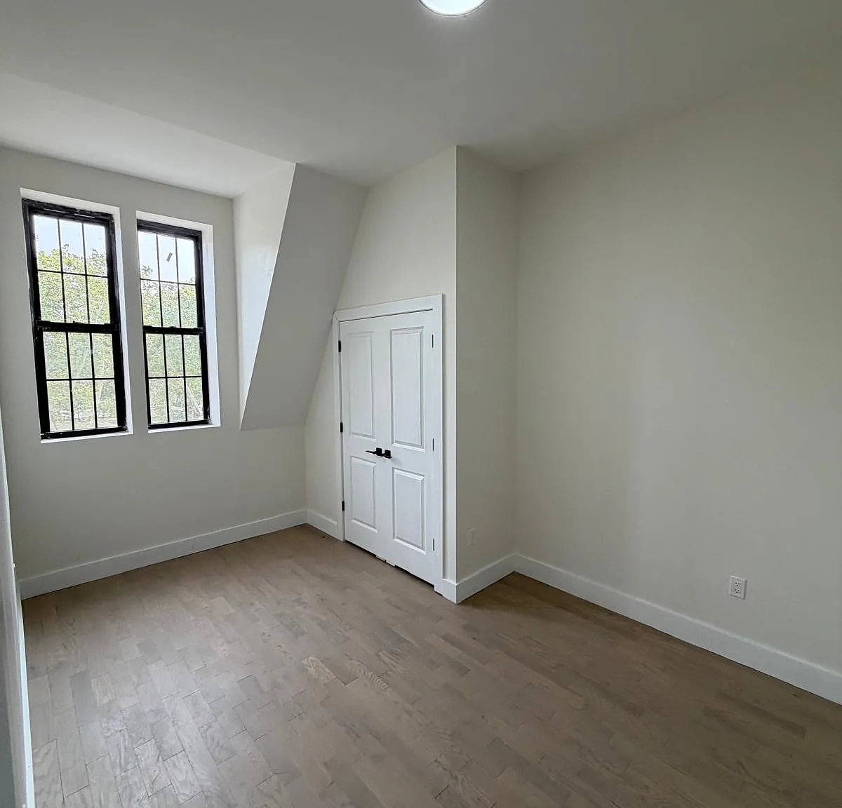 2 bed, 1200 sqft, $2,600 — Photo 3