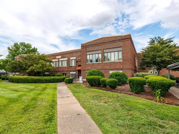 2900 Middle Road #4, Jeffersonville, IN 47130