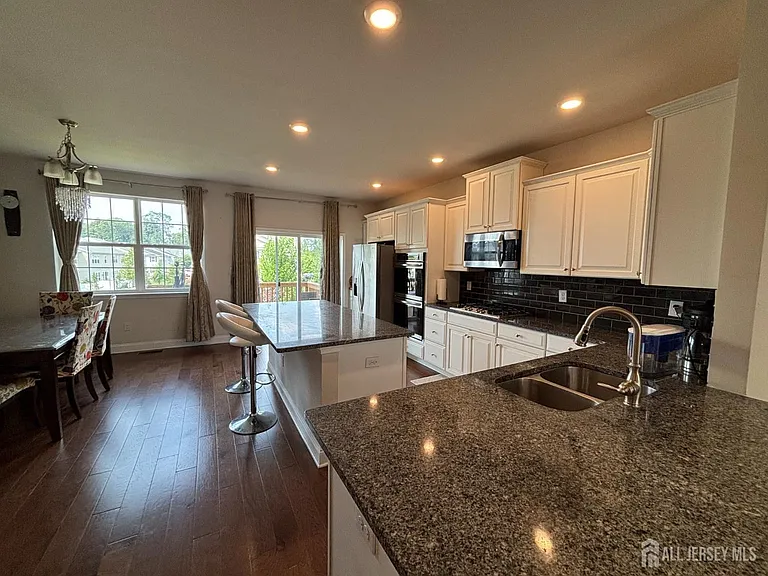 1002 Hights Farm Rd N — Photo 18