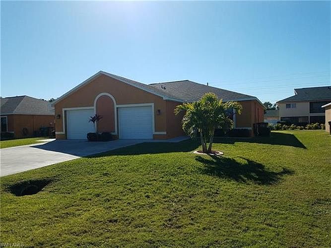 1st image of 1422/1424 SW 47th Ter