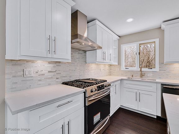 5th image of 228 Fairfield Ct