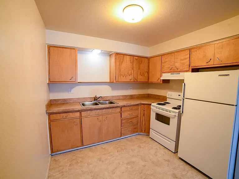 Glacier Apartments — Photo 7